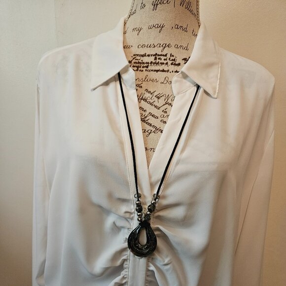 Pendant Necklace - Picture 3 of 4